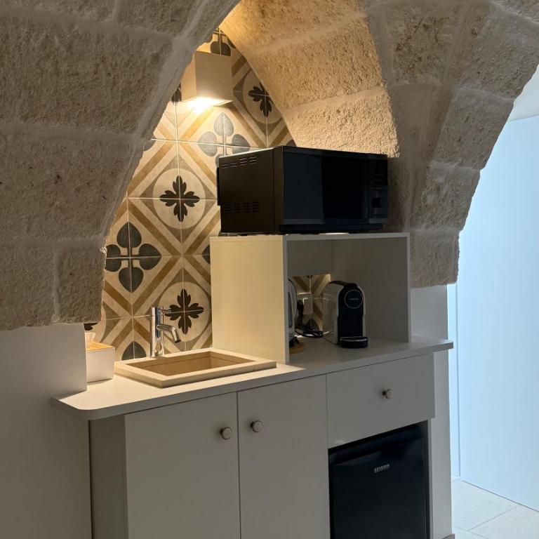 Samy Suite - Suite Deluxe con Vasca Idromassaggio - 13