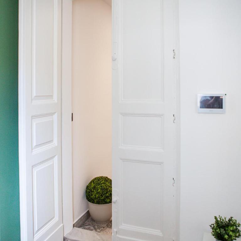 Sisilì Rooms - Two-Bedroom Deluxe Apartment with Balcony - 20