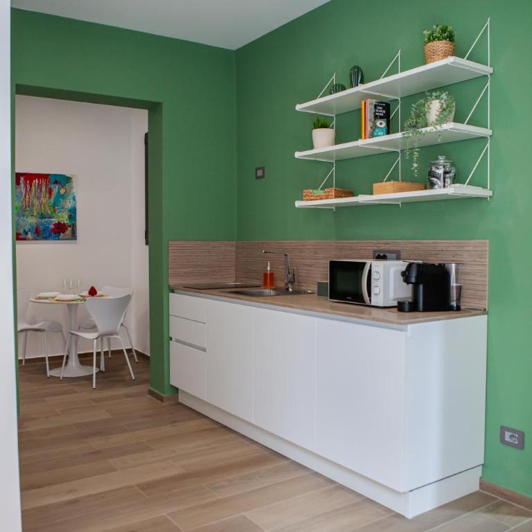 Sisilì Rooms - Two-Bedroom Deluxe Apartment with Balcony - 16