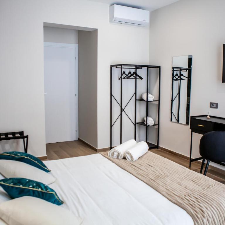 Sisilì Rooms - Two-Bedroom Deluxe Apartment with Balcony - 8