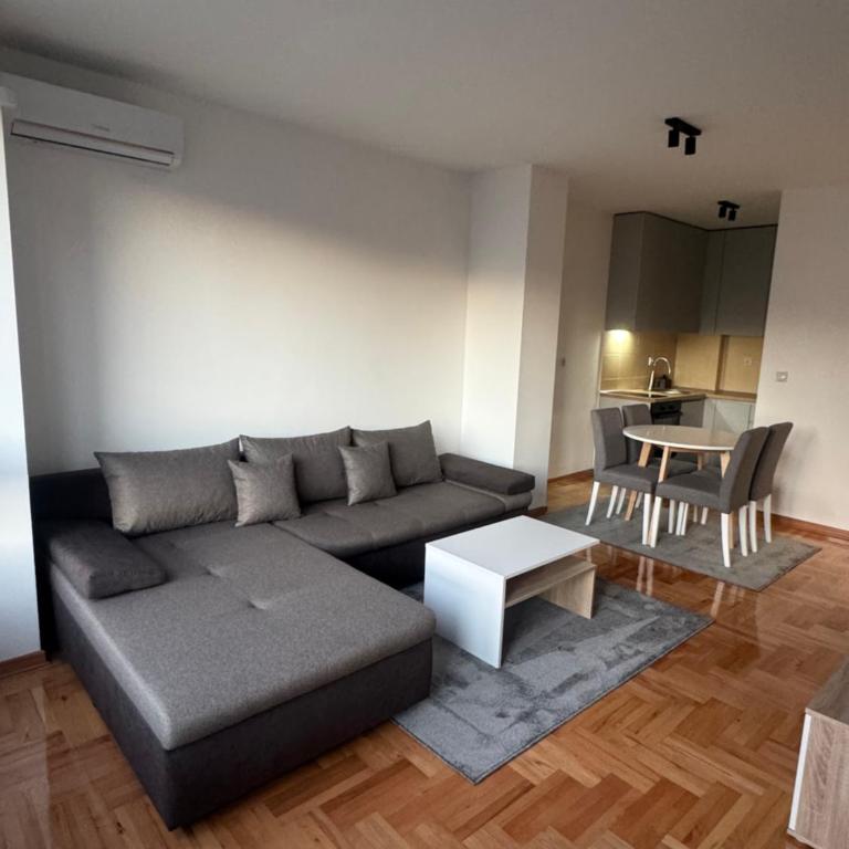 Bulevard Apartment Niš - One-Bedroom Apartment - 9