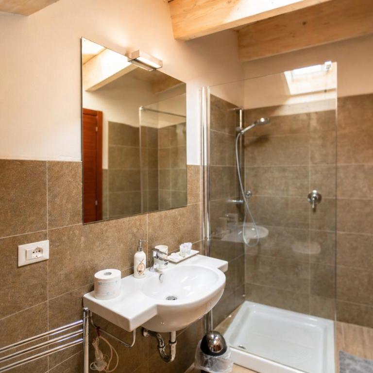 Al Battistero Luxury Suite - Camera Familiare con Doccia - 7