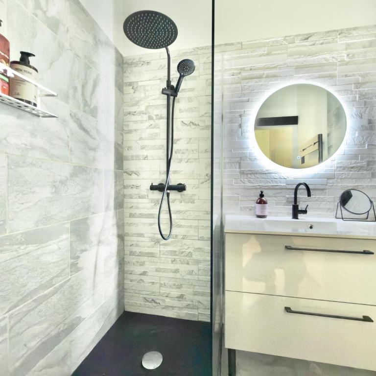 T2 Chaleureux - Parking - Proche centre-ville - Appartement 1 Chambre - 28