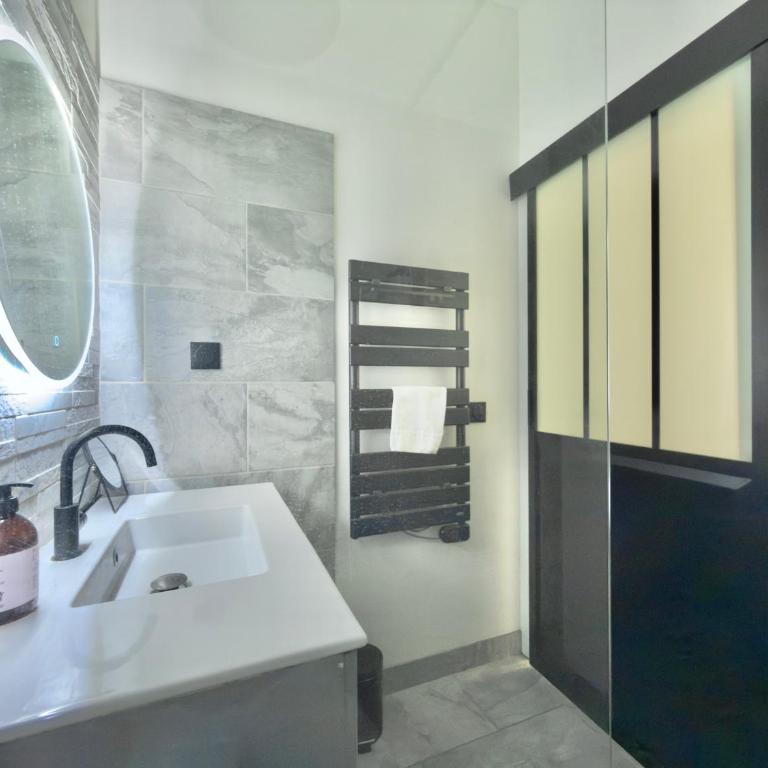 T2 Chaleureux - Parking - Proche centre-ville - Appartement 1 Chambre - 13