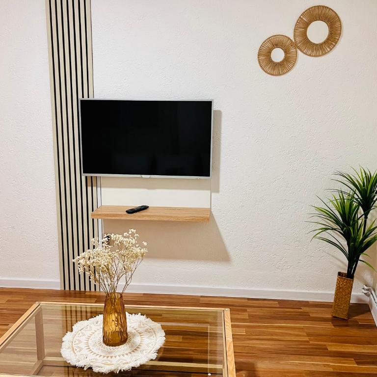 Zayed Residence - One-Bedroom Apartment - 4