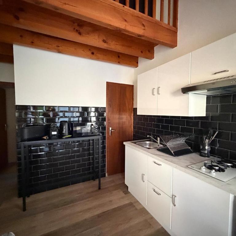 Le petit châtaignier , T2 cosy proche lac et océan - Two-Bedroom Apartment - 10