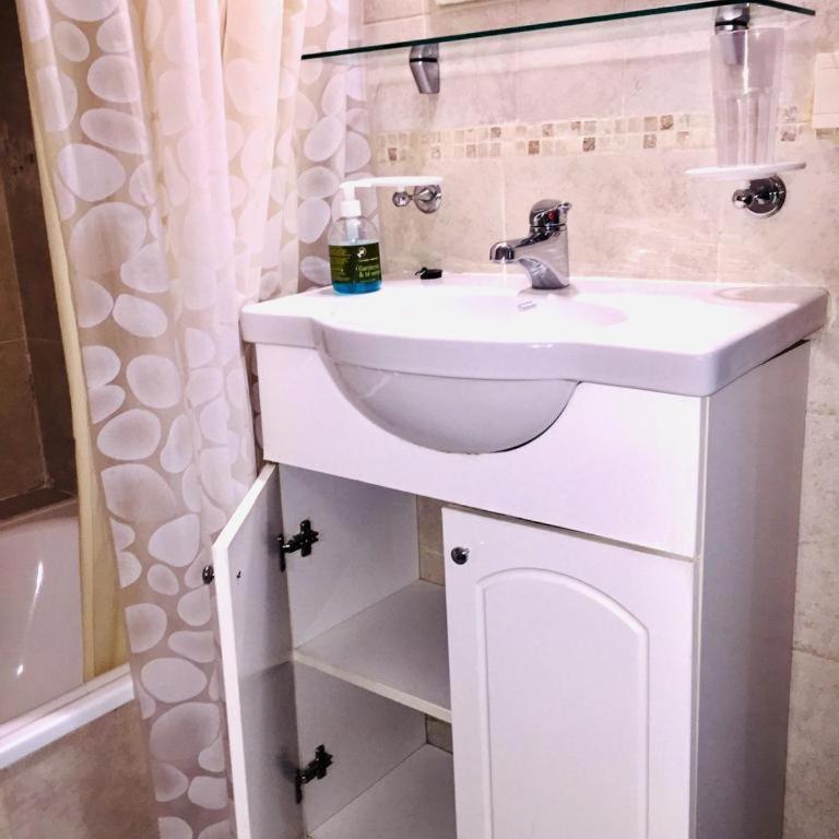 Departamento Céntrico y a Pasos del Lago - Apartamento de 1 dormitorio - 8