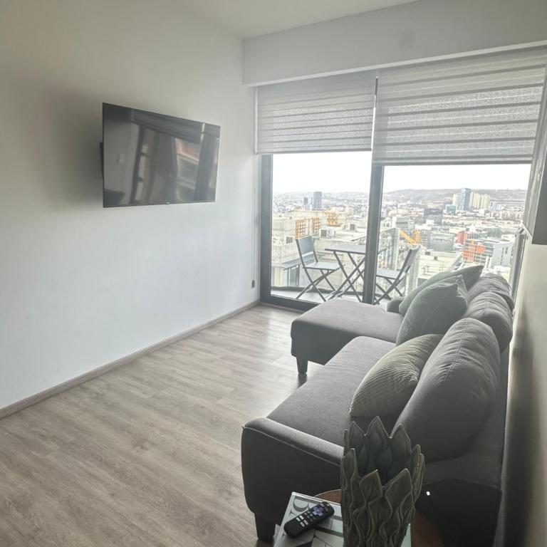 Exclusive Luxury Condo 2bd - Two-Bedroom Apartment - 18