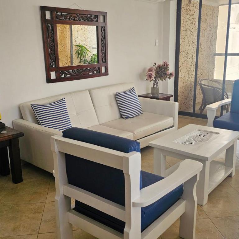 Apartahotel el Laguito Por Parceros Group - Three-Bedroom Standard Apartment - 9