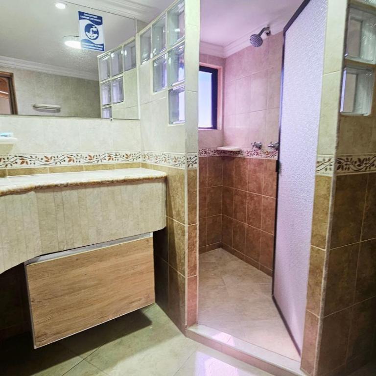 Apartahotel el Laguito Por Parceros Group - Three-Bedroom Standard Apartment - 22