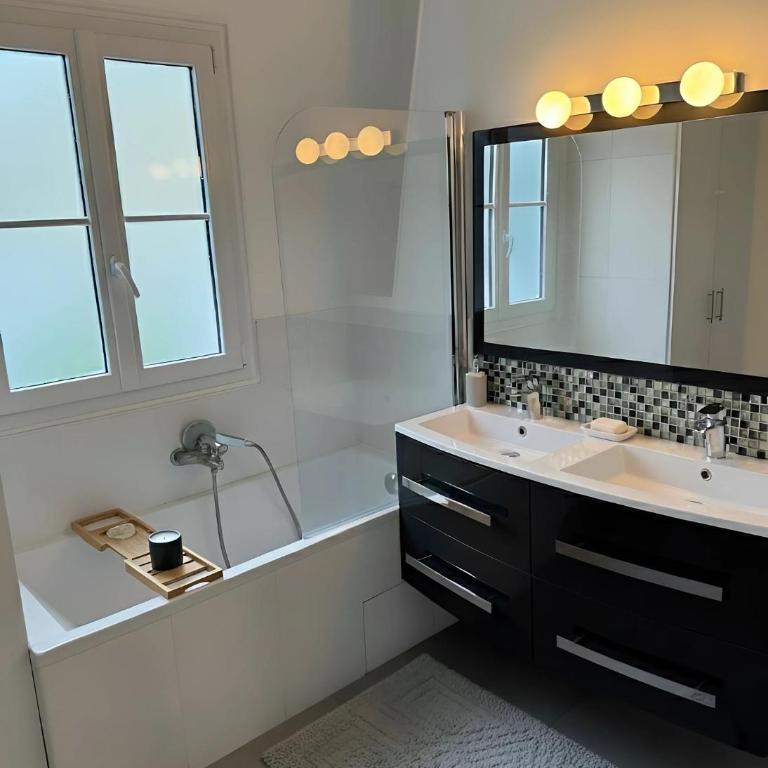 Elegant Apartment - Arc de Triomphe - Appartement 2 Chambres avec Balcon - 15