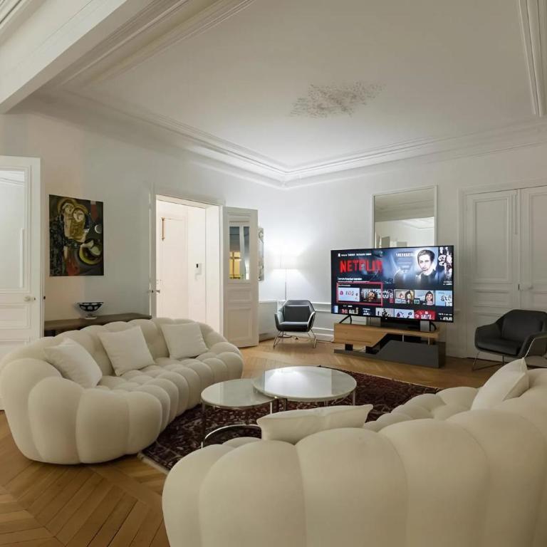 Elegant Apartment - Eiffel Tower - Appartement 2 Chambres avec Balcon - 1