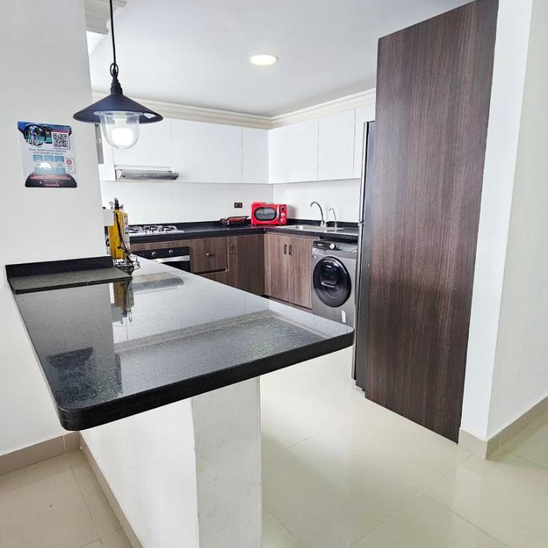 Apartahotel el Laguito Por Parceros Group - Three-Bedroom Standard Apartment - 20