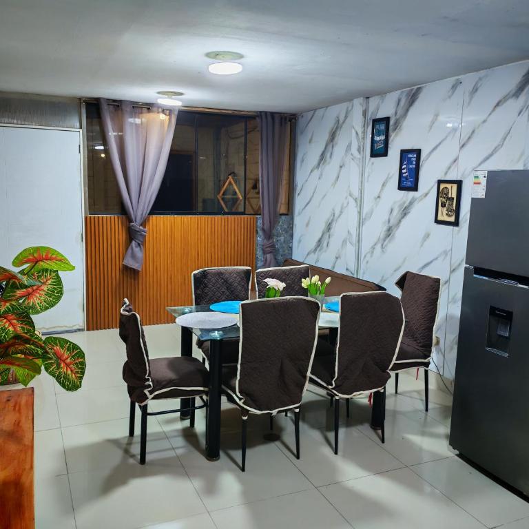 Casa en Paracas para 7 personas 3 cuartos con piscina - Three-Bedroom House - 1
