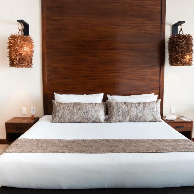 The Mint Resort Isla Mujeres - King Suite with Ocean View - 3