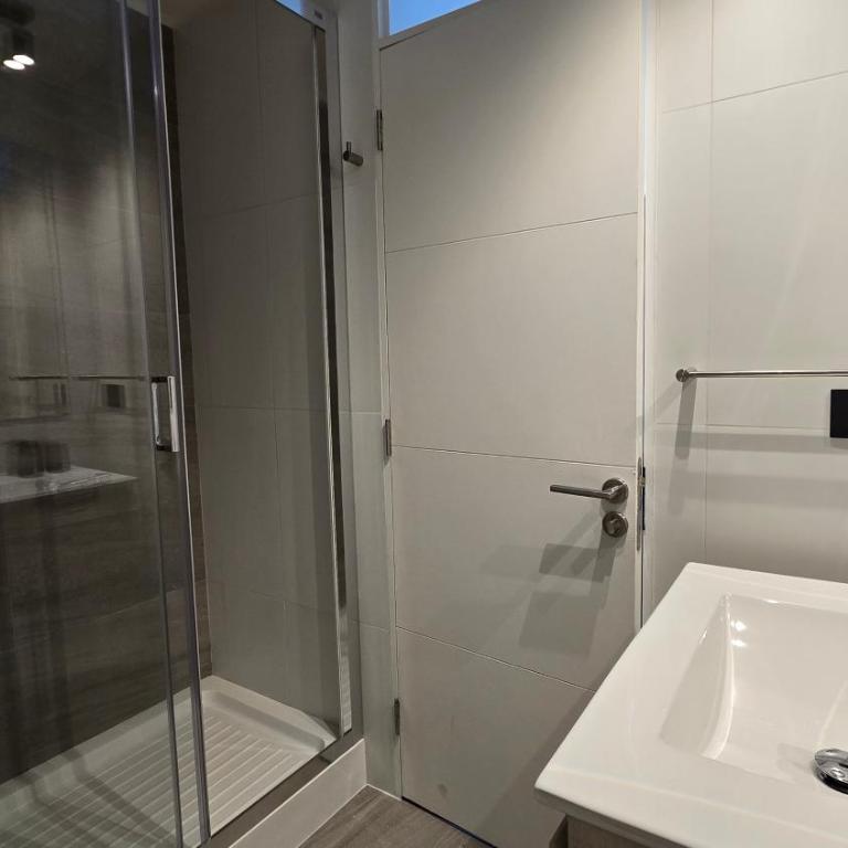Departamentos en el centro, a pasos del mall y costanera - One-Bedroom Apartment - 11