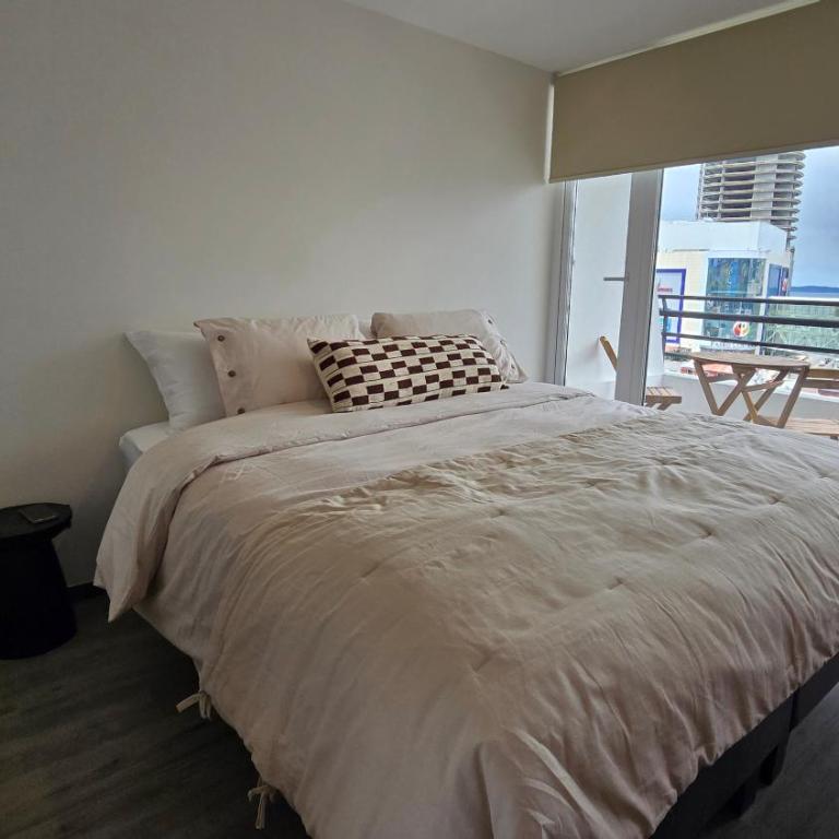 Departamentos en el centro, a pasos del mall y costanera - One-Bedroom Apartment - 14