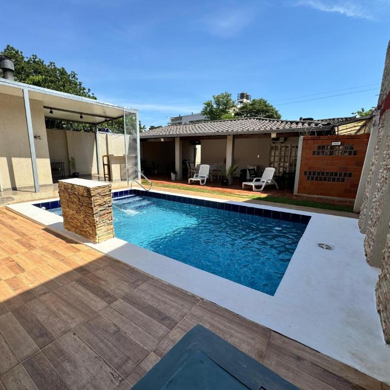 Hermosa casa en Fernando de la Mora Zona Norte - Two-Bedroom Chalet - 1