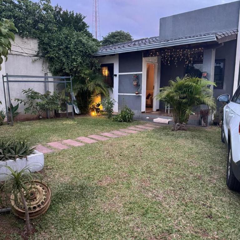 Hermosa casa en Fernando de la Mora Zona Norte - Two-Bedroom Chalet - 19