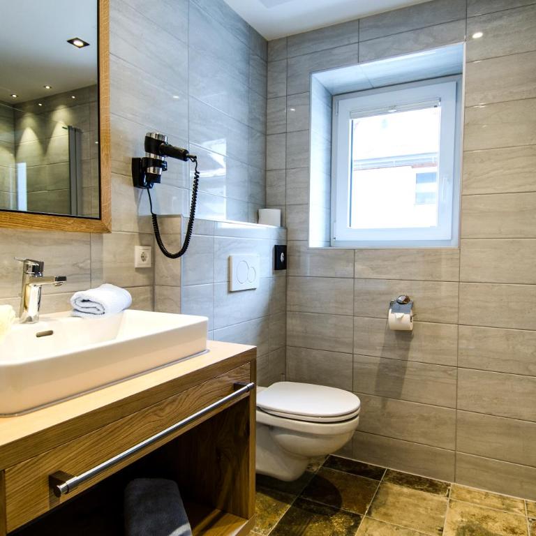 Hotel Garni Persutt - Comfort Doppelzimmer mit Balkon - 4