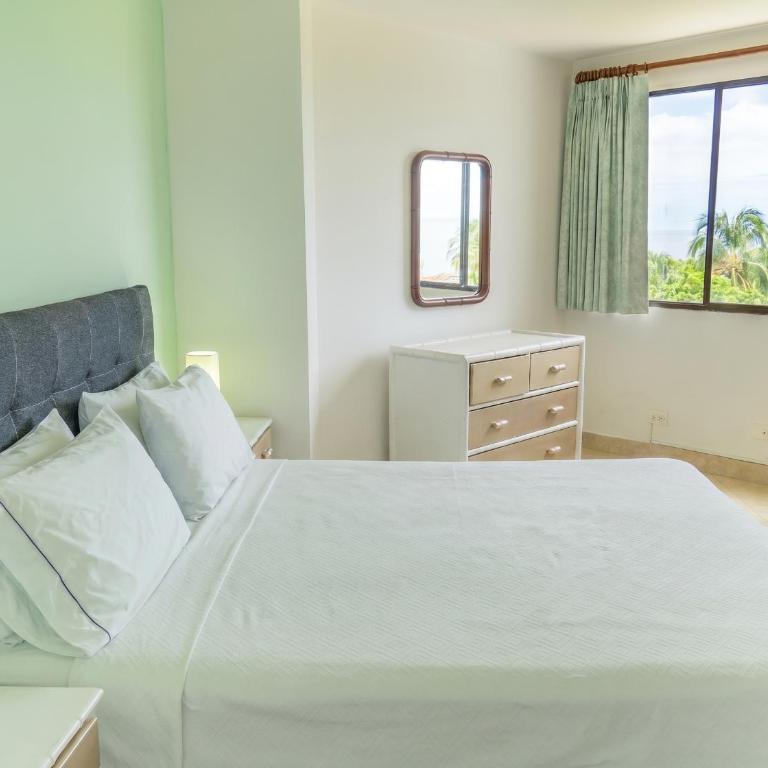 Coveñas - Condominio Puntepiedra Hotel - Three-Bedroom Apartment - Oceanfront - 7