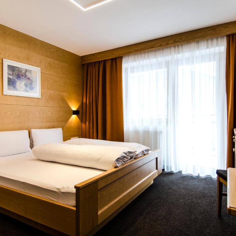 Hotel Garni Persutt - Comfort Doppelzimmer mit Balkon - 1
