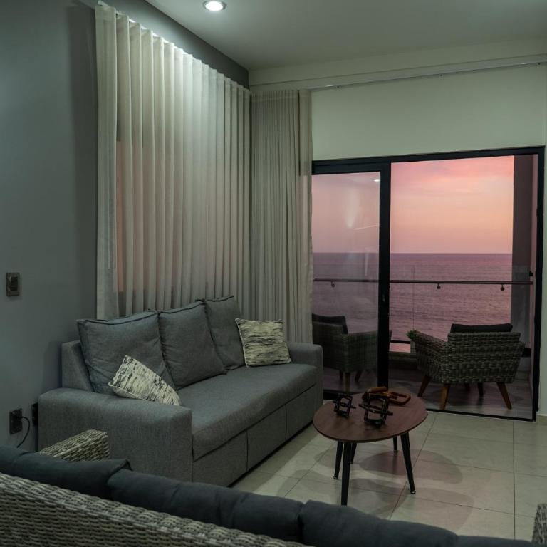 Lux Grey Spot - Two-Bedroom Apartment - 8