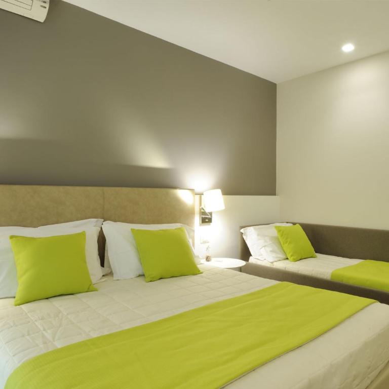 Hotel Concordia - Camera Matrimoniale/Doppia con Letti Singoli con Letto Supplementare - 3