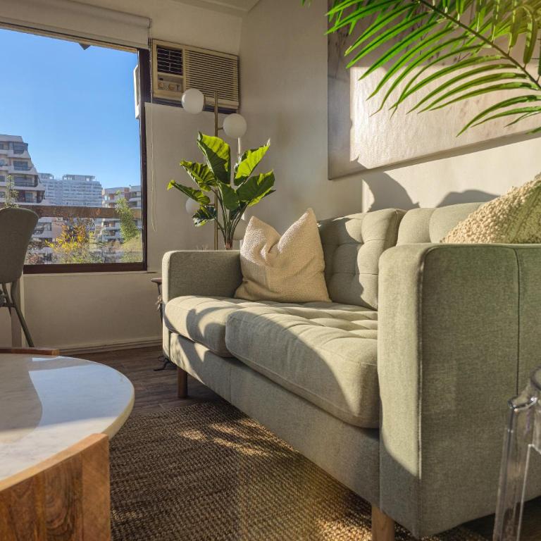 Luminoso y central dpto Duplex en barrio El Golf - Costanera Center - Apartamento de 2 dormitorios con vistas a la ciudad - 3