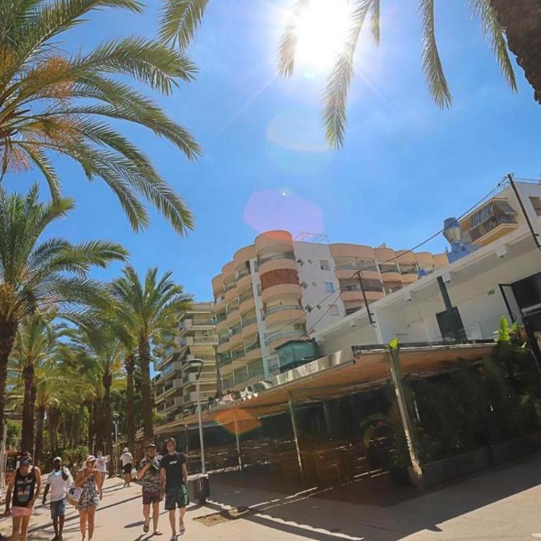 Salou Centre, C Bilbao 100 m beach, sleeps 4 - One-Bedroom Apartment - 22