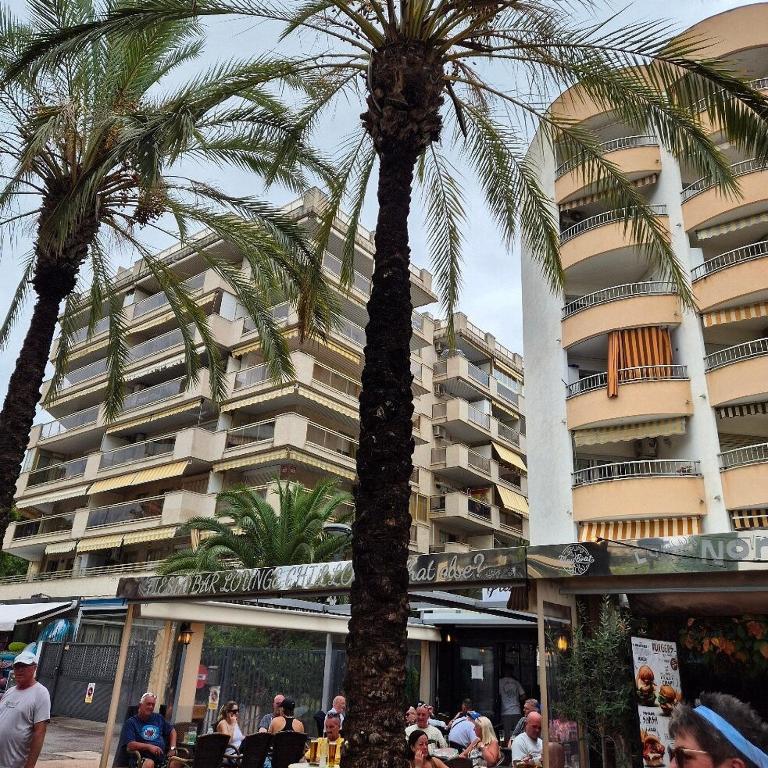 Salou Centre, C Bilbao 100 m beach, sleeps 4 - One-Bedroom Apartment - 23