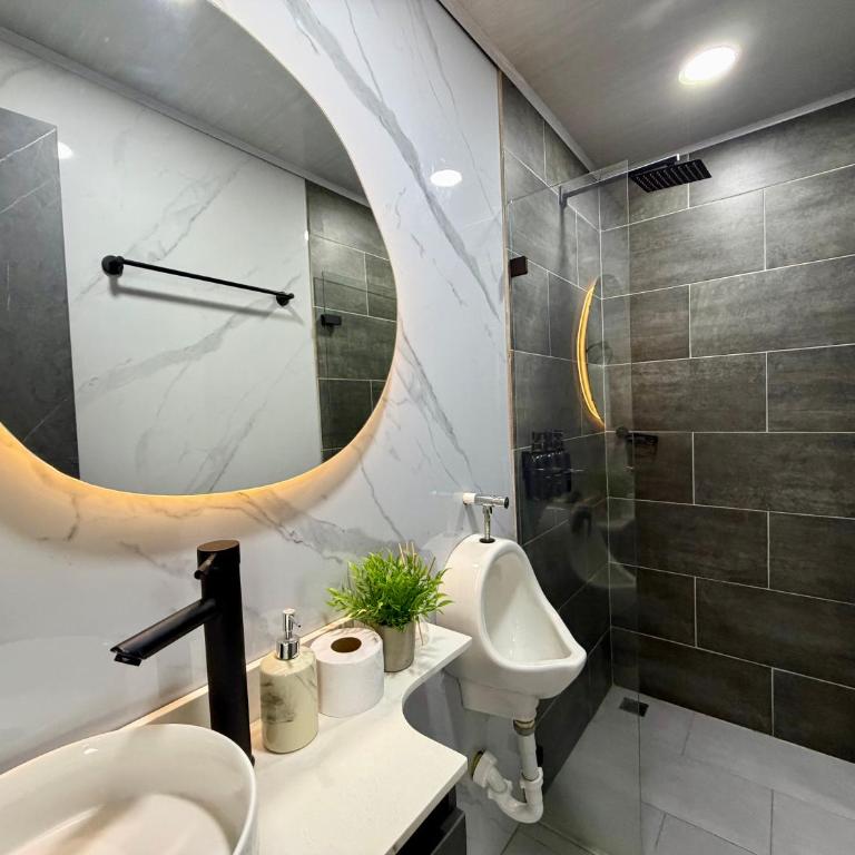 Exclusive house in the Malibu sector - Four-Bedroom House - 27