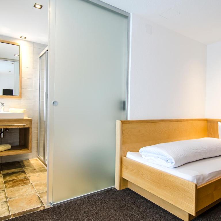 Hotel Garni Persutt - Einzelzimmer mit Balkon - 3