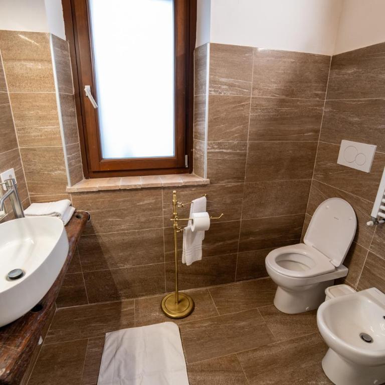 Agriturismo Mamma Maria - Chambre Familiale avec Salle de Bains Privative - 10