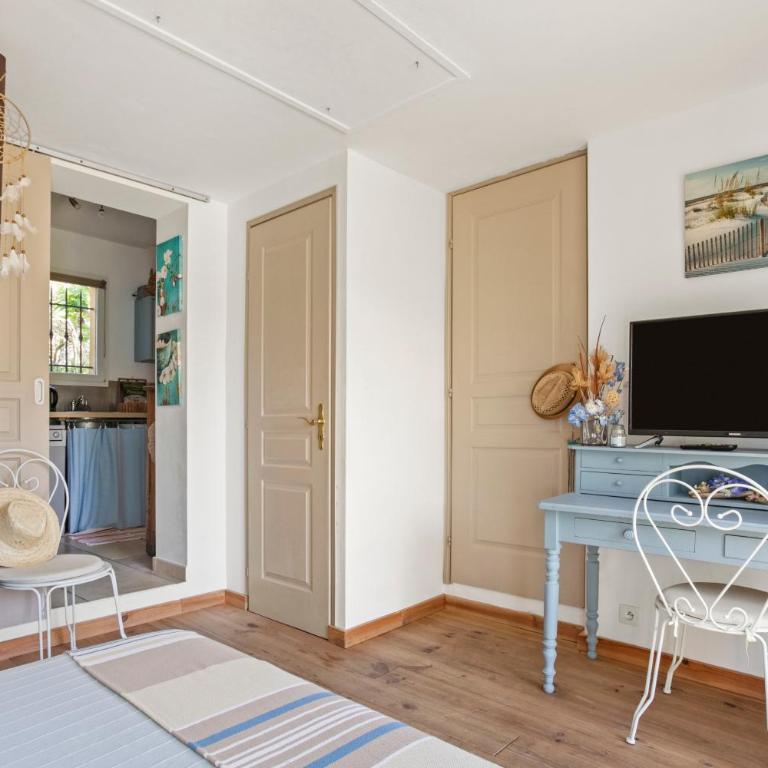 Gite classé 3 étoiles - Chez Sophie - Chambre Quadruple avec Douche - 10