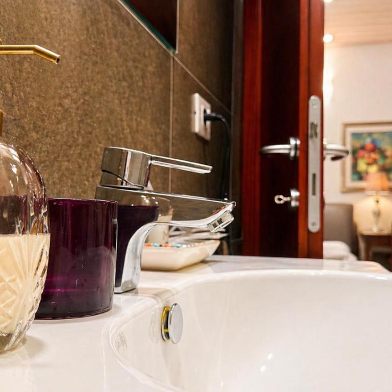 Al Battistero Luxury Suite - Camera Tripla Comfort con Doccia - 2
