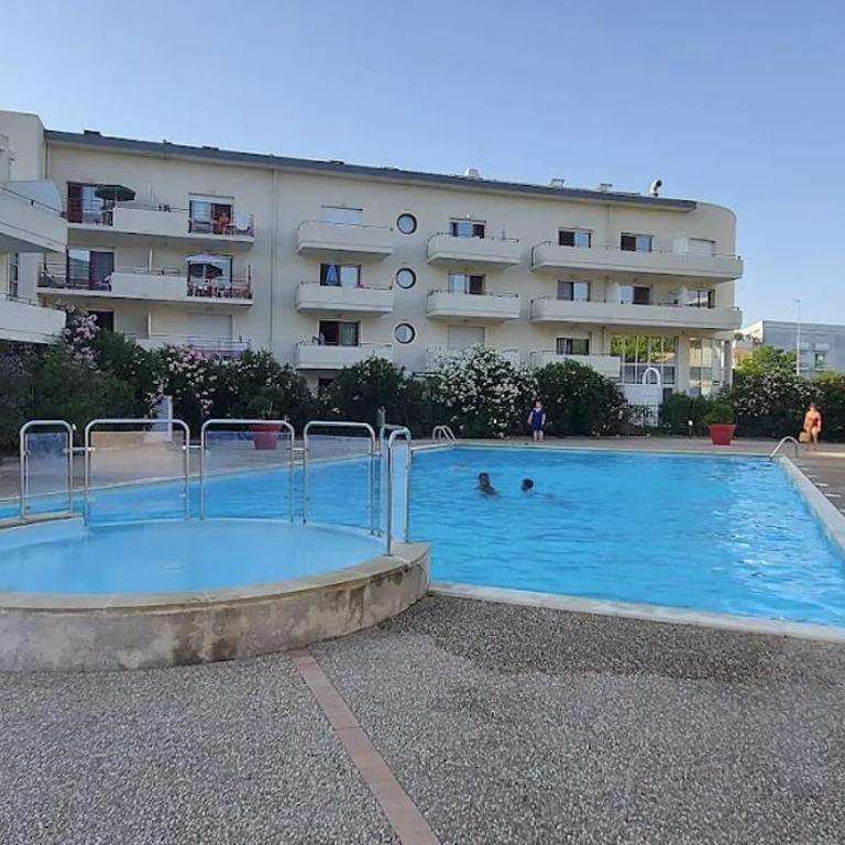 Apartment with Balcony & Pool in La Rochelle - Appartement - 10