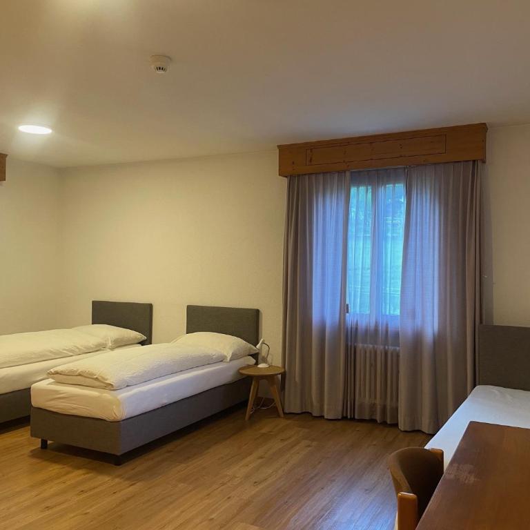 Hotel & Bildungshaus St. Jodern - Standard Dreibettzimmer - 1