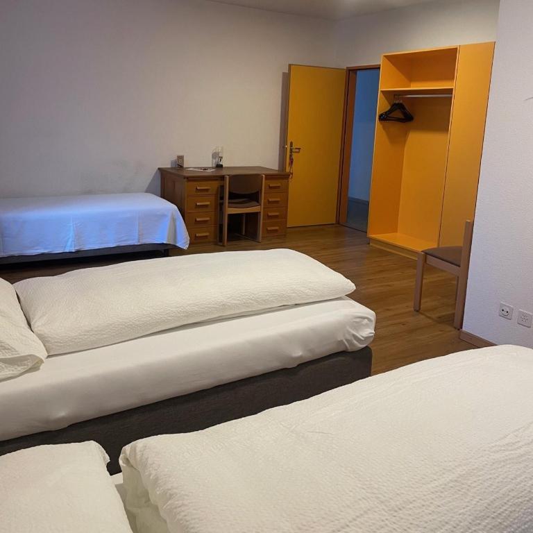 Hotel & Bildungshaus St. Jodern - Standard Dreibettzimmer - 4