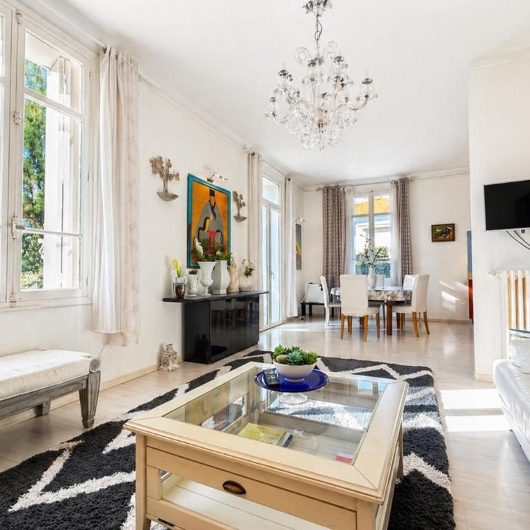 Jolie villa 5-pièces avec piscine et jardin - Maison de Vacances - 11