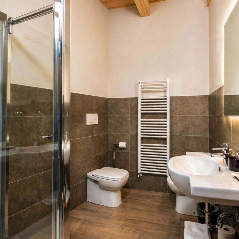Al Battistero Luxury Suite - Camera Tripla Comfort con Doccia - 4