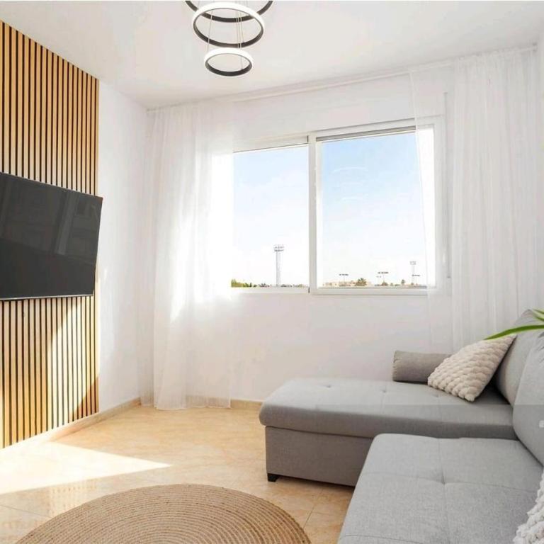 Awesome Apartment In Orihuela - Apartamento de 2 dormitorios - 1
