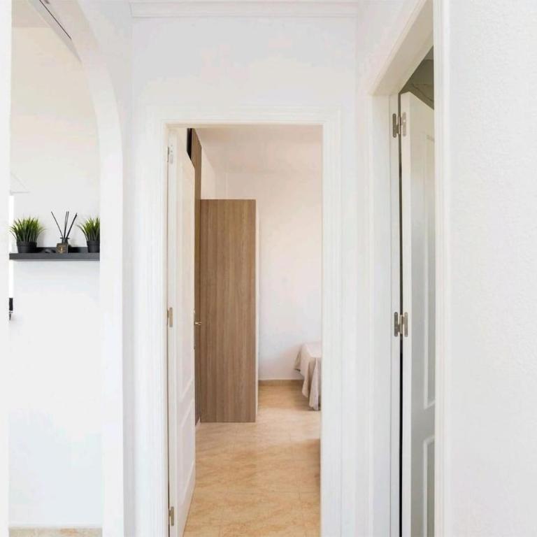 Awesome Apartment In Orihuela - Apartamento de 2 dormitorios - 9
