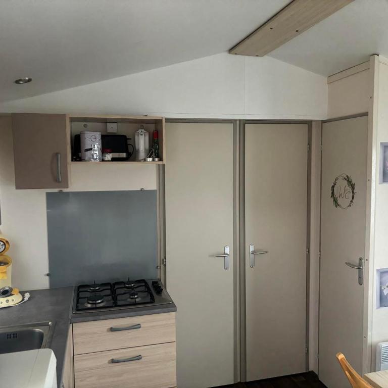 MOBILE HOME Clim-Piscine -Terrasse -Parking -6 personnes - Mobile Home - 4