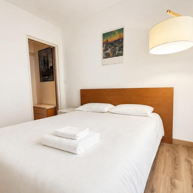 2-pièces avec balcon au cœur de la rue Hoche - Appartement avec Balcon - 1