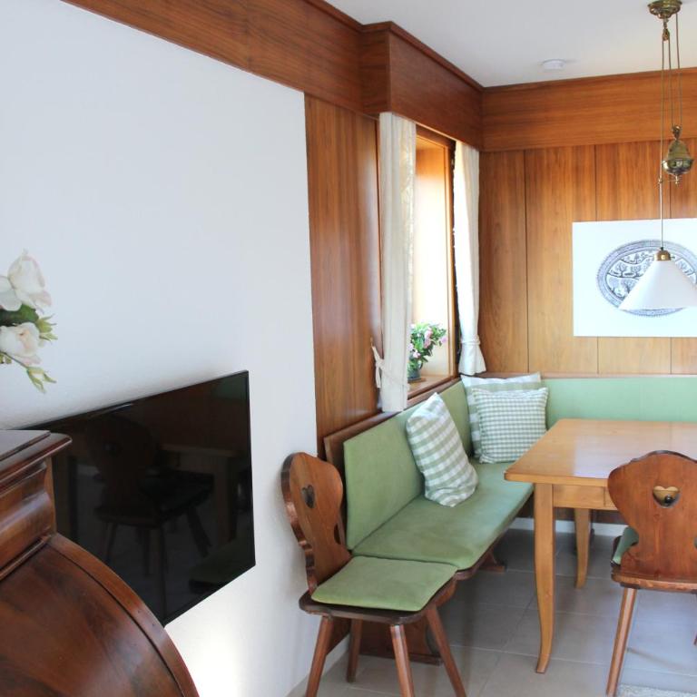 Ferienwohnung Nietmann - Apartment mit 1 Schlafzimmer, Balkon und Bergblick - 14