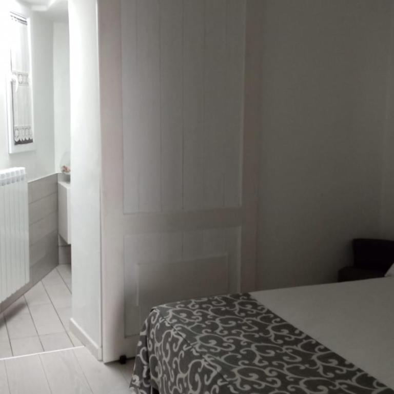 Bed & Breakfast Dimora Felice - Camera Matrimoniale Deluxe con Doccia - 7