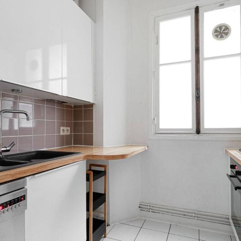 Bright & Cozy Paris Apartment with Balcony - Appartement 1 Chambre - 10