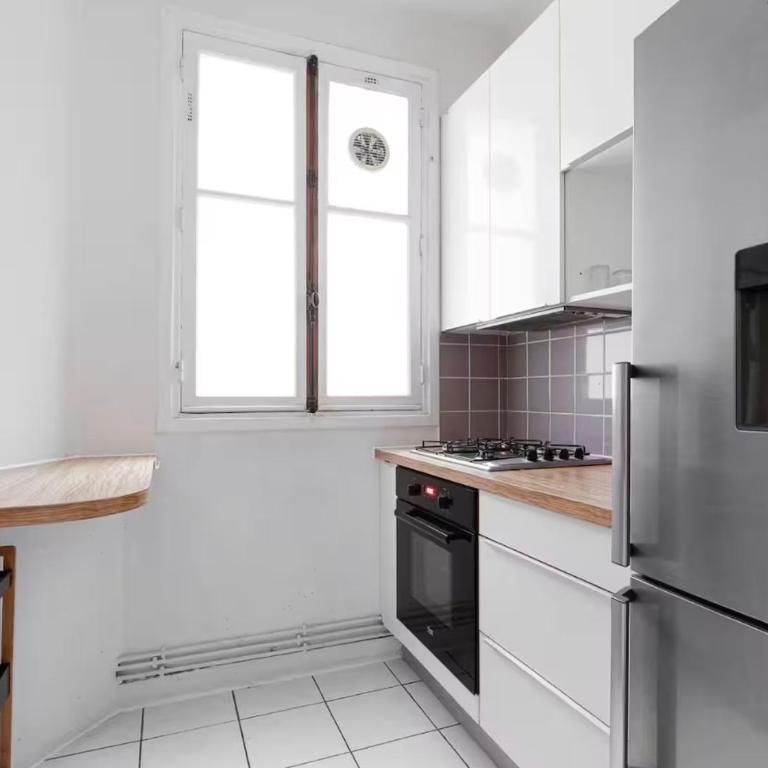Bright & Cozy Paris Apartment with Balcony - Appartement 1 Chambre - 9