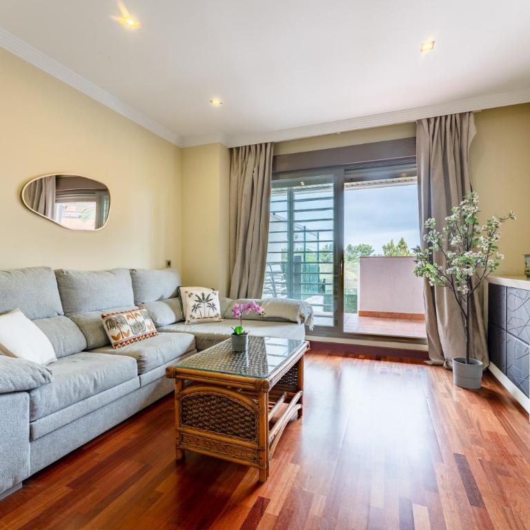 MalagaSuite Pinillo Pool & Parking - Apartamento de 2 dormitorios con terraza - 4